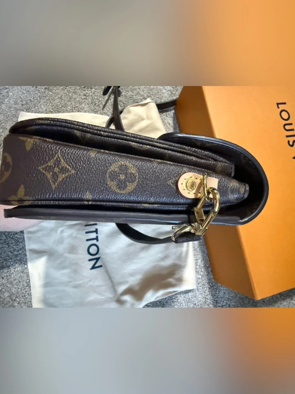 Louis Vuitton Pochette Métis
